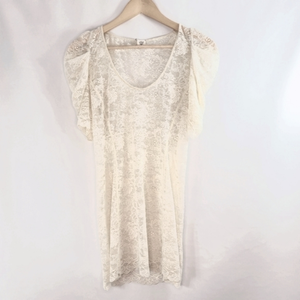 Wilfred Lace Puff Shoulder Sleeves Top